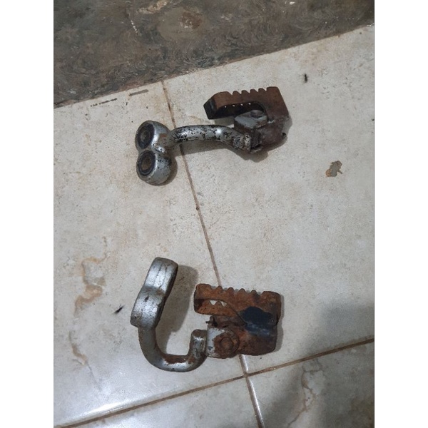 Footstep Depan Hyosung RX125