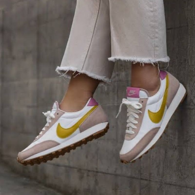 Sepatu Nike Cewek Wanita Sepatu Sneakers Casual Cewek Nike Daybreak White Beige Yellow Pink