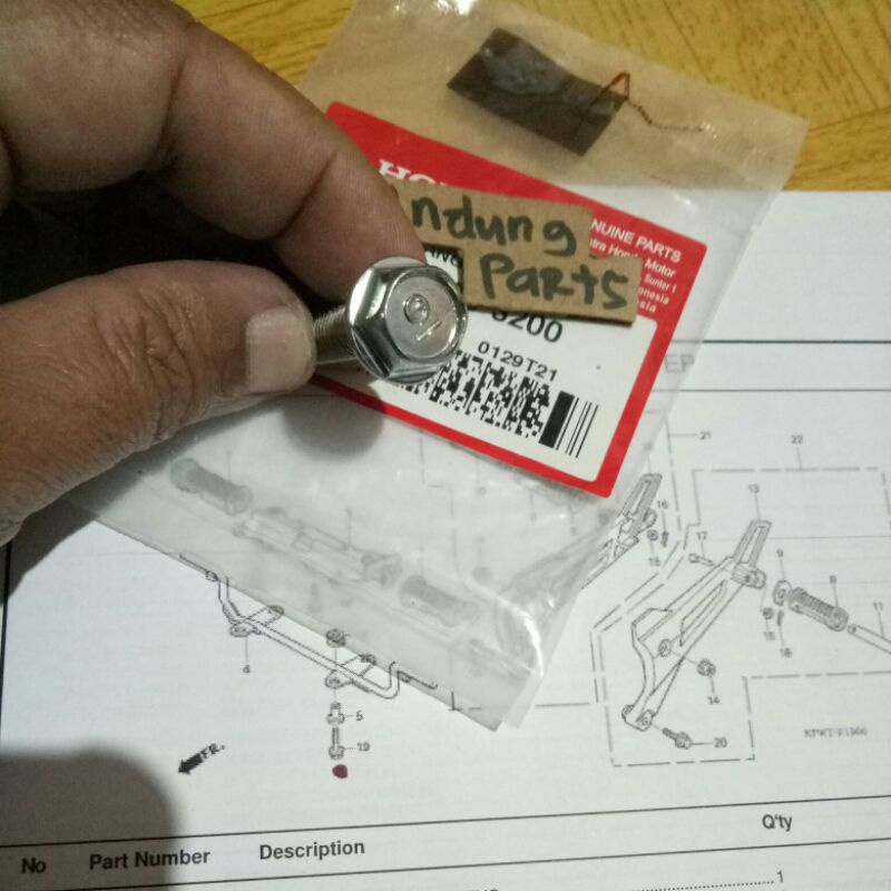 Baut barstep depan honda kirana kharisma supra x125 original