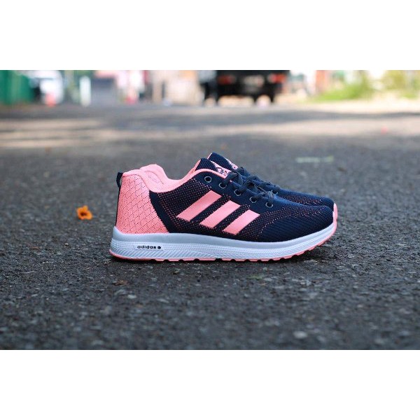 sepatu wanita Adidas Neo love