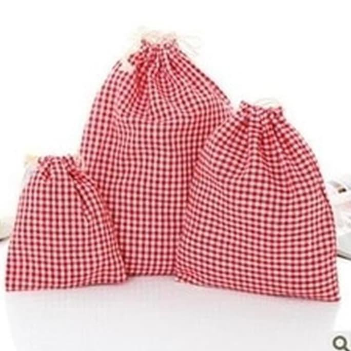 

KANTONG TARIK KAIN MOTIF KOTAK-KOTAK (30*24CM)