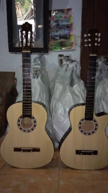 Gitar Akustik  Klasik Murah senar nilon  tanem besi  bonus  pik free packing kayu