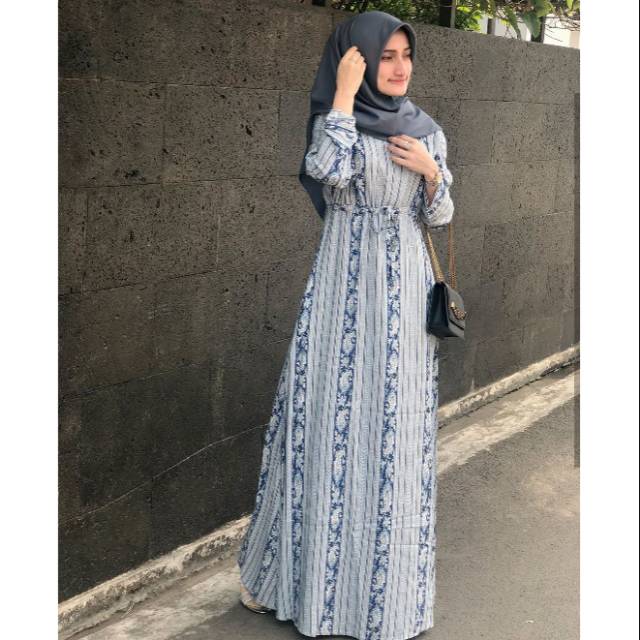 Yasmin Simple Dress by Nadeea