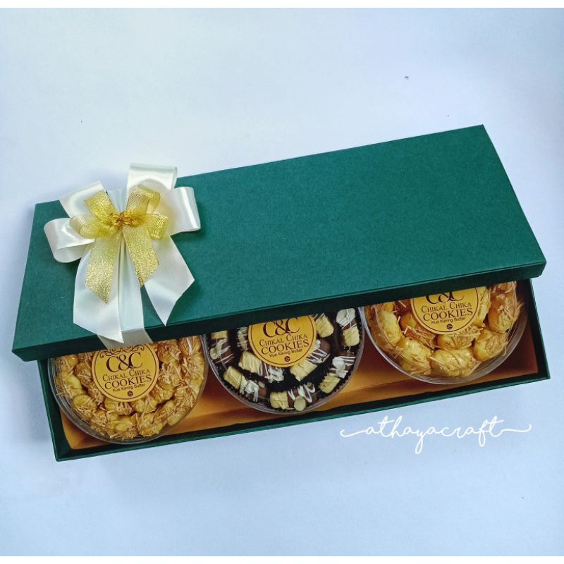 

Box hampers lebaran/ Box kado/ Kotak kado 3 toples/ Kotak kado custom