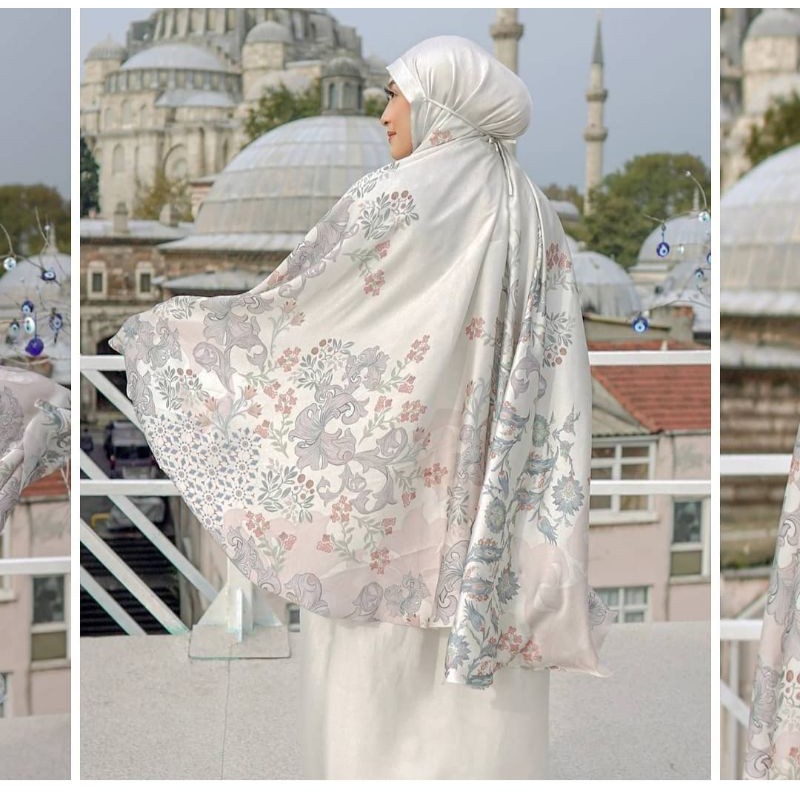 The Topkapi Prayer robe