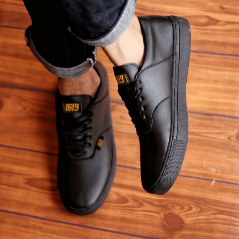 Sepatu Pria Sneakers Casual Original Spatu Sneaker Cowok Murah Keren Kets Santai Kerja Formal Kasual