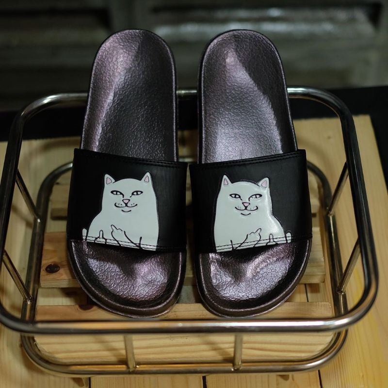 Sandal cowok / sandal pria Flip Flop RipnDip Lord Nermal " Glow In The Dark "