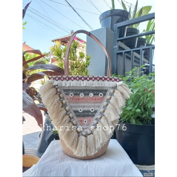 Tas anyaman rotan bakul taslle#tas etnik bali#tas bulu pompom