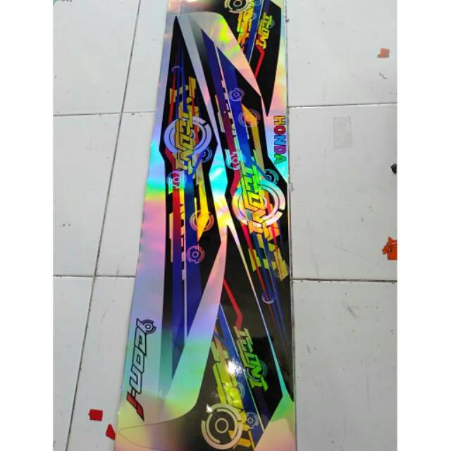 Striping lis hologram beat new 2018