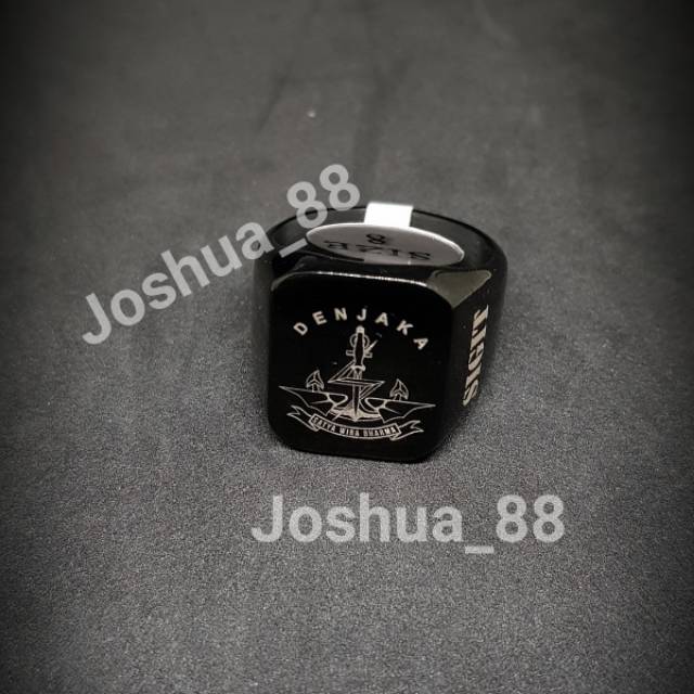Cincin Titanium Custom ukir logo Denjaka hitam bisa logo dan gambar sendiri