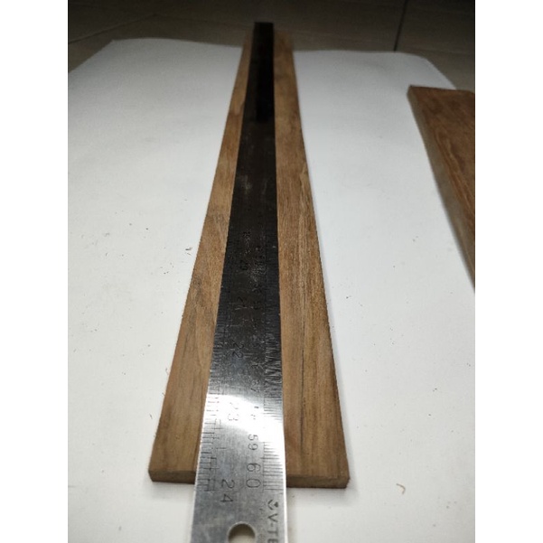 

Kayu Jati Asli 3,5cm x 50cm x 1cm halus