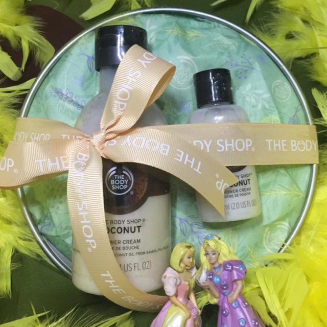 The body shop gift set coconut / coconut the body shop gift set / gift