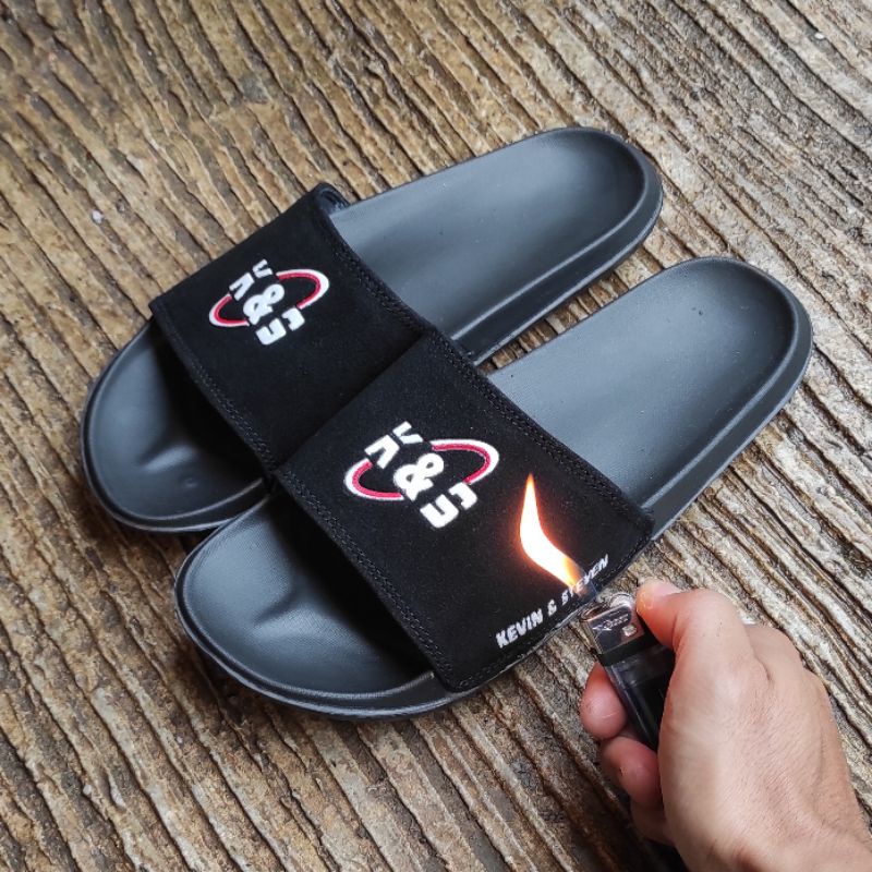 Sandal Slide Slip on Anti Licin Ringan Lentur Dan Kuat