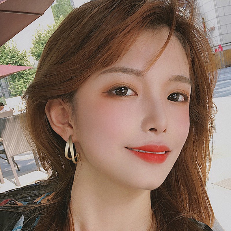 Anting Tusuk Asimetris Bahan Silver 925 Gaya Retro Korea