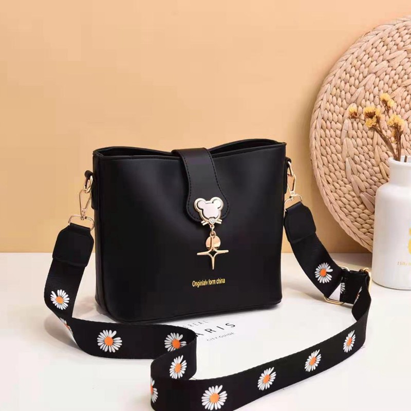 121761 Tas Selempang Wanita Import (1 KG MUAT 2) GT1761