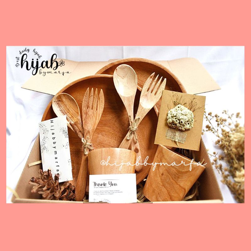 Hampers/Gift Box/Kado pernikahan/ultah/pesta set alat makan kayu isi 6