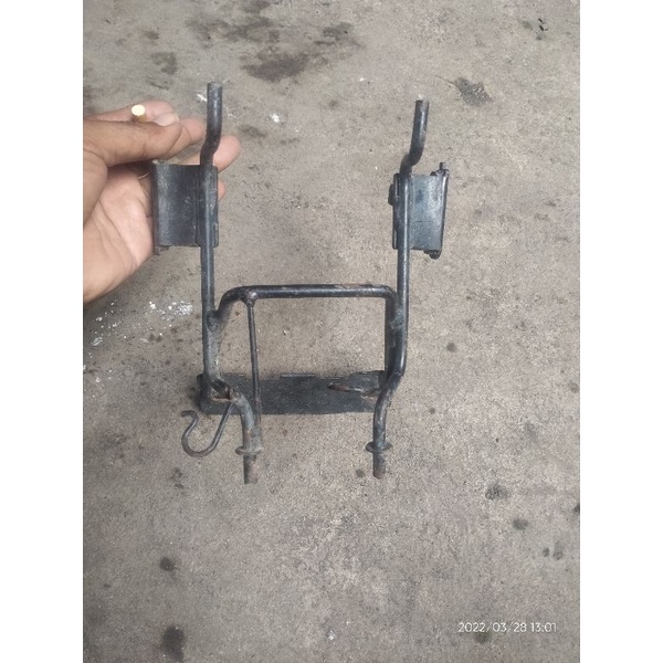 Breket Dudukan Lampu, Pangkon Lampu TIGER REVO Tahun 2007-2008 ORI