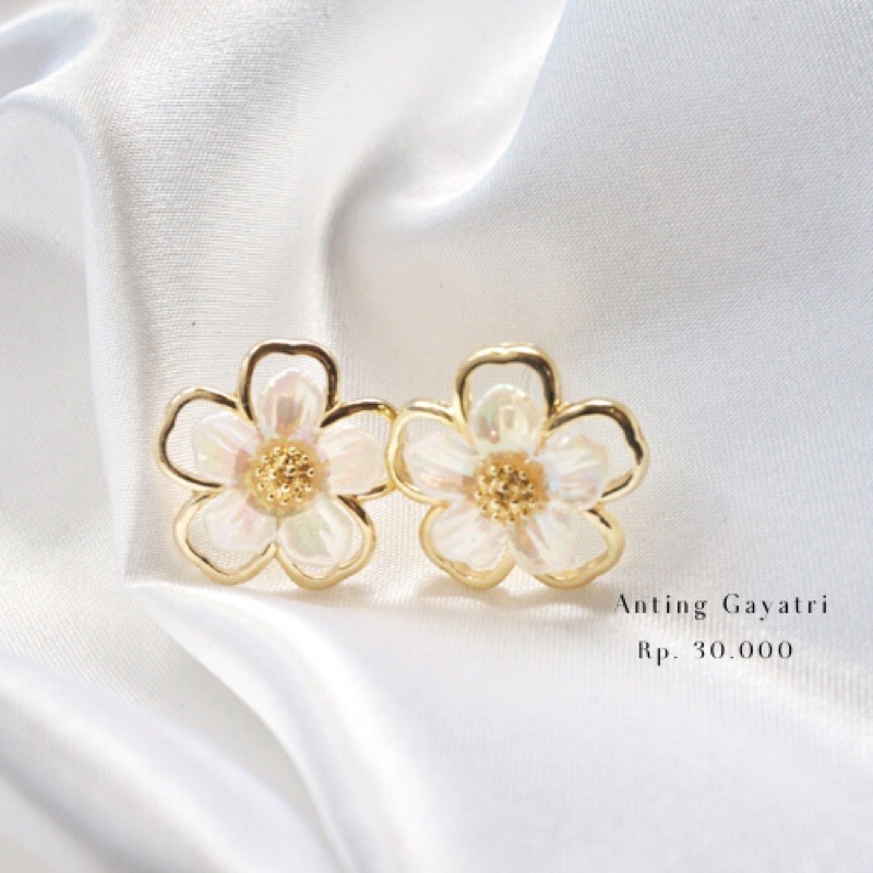 Anting Gayatri/ Gayatri Earrings