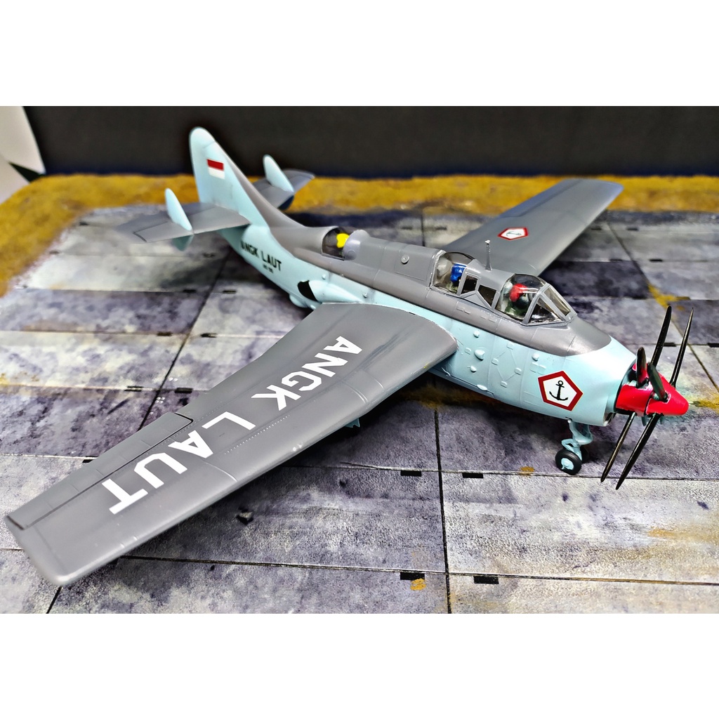 Model Militer Pesawat Fairey Gannet TNI AL Indonesia Skala 72 Detail