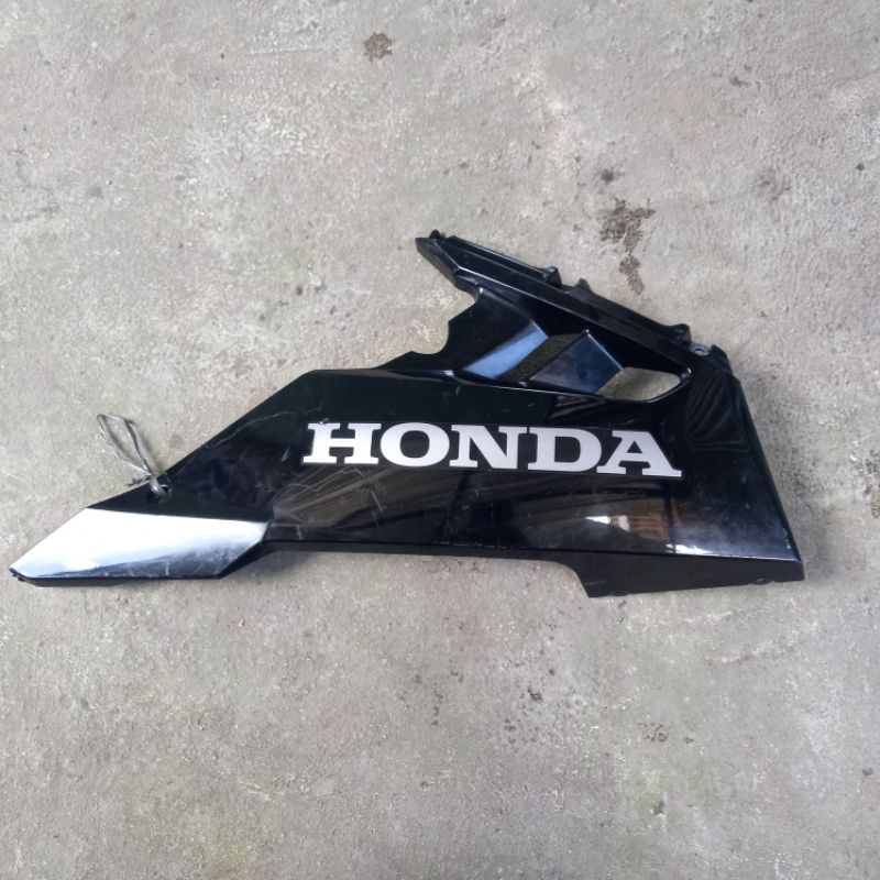 Undercowl cover pelindung mesin kanan bawah honda cbr 250 r original copotan motor murah meriah