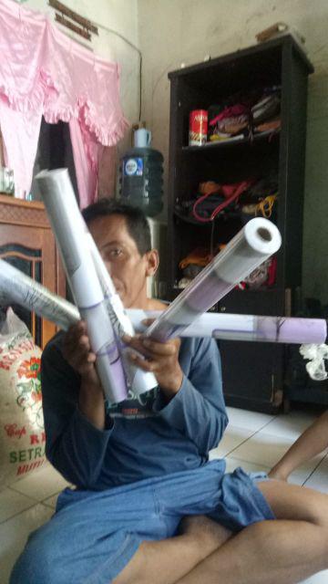 Wallpaper Dinding Sticker Kotak Ungu