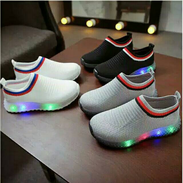 Fashion anak: Sepatu ank flyknit LED