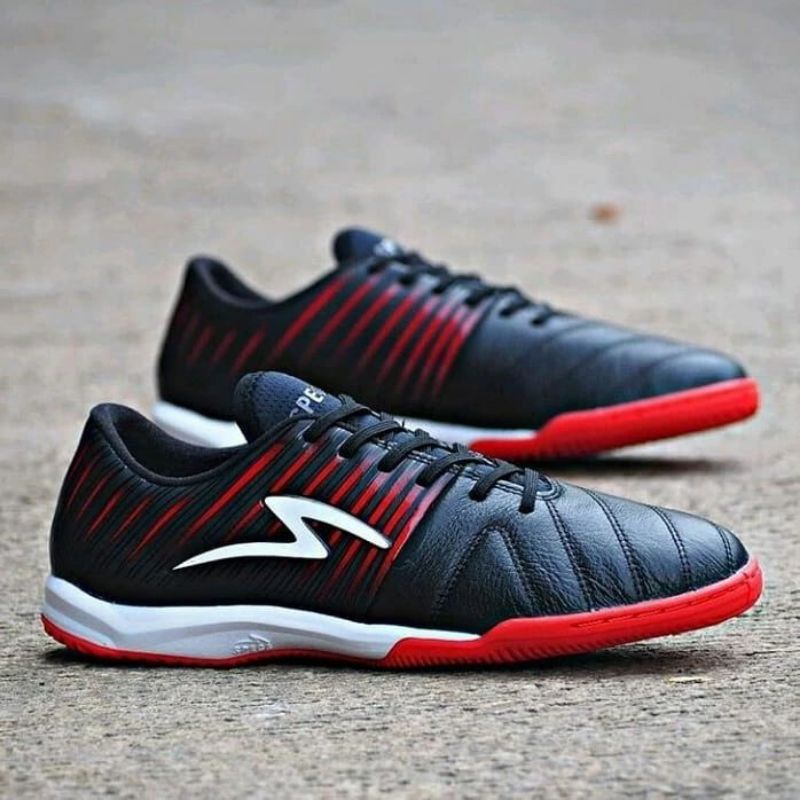 SWERVO HYDRA PRO IN ANTIQUE WHITE & TRIPLE BLACK