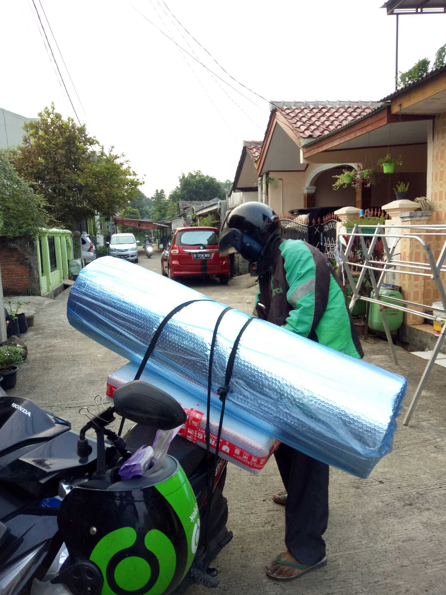 Aluminium Foil Roll Alumunium Foil Bubble Peredam Panas Atap Rumah Dan  Atap Bangunan Terbaik