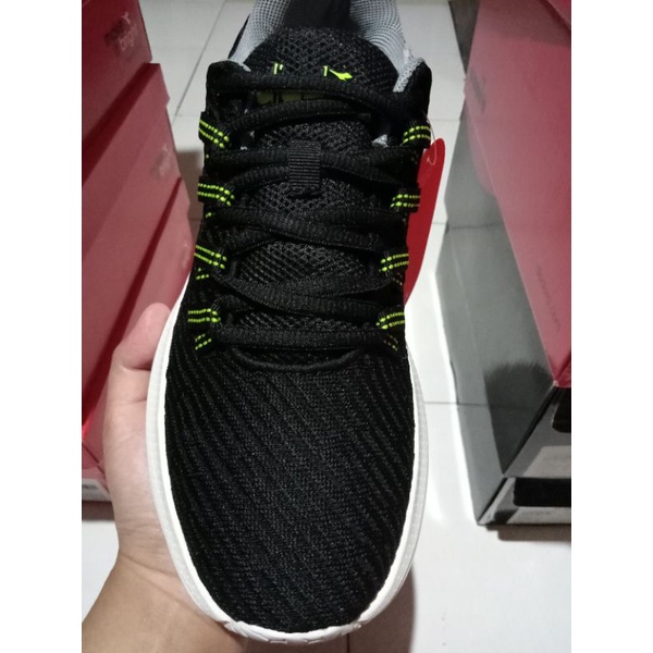 Sepatu Diadora Evo (M)