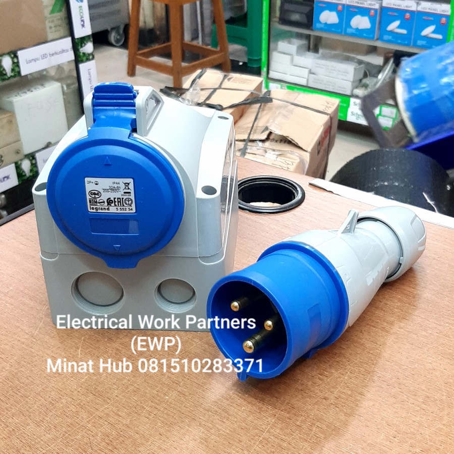 LEGRAND 1 SET STOP KONTAK SURFACE MOUNTING + STECKER 3PIN 32A