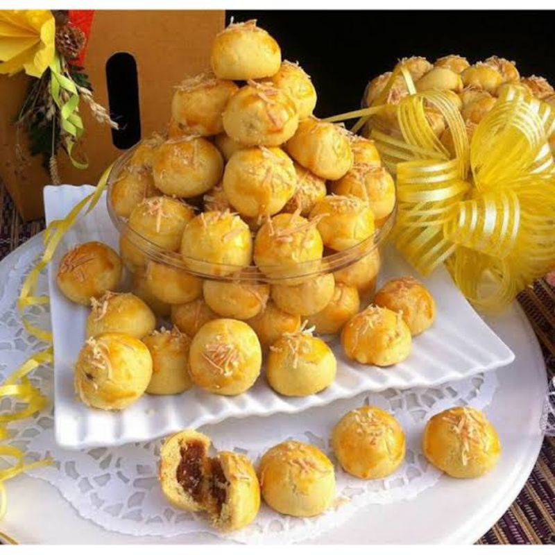 

Kue Nastar/ Nastar Nanas Premium/ Kue Keju/ Kue Kacang/ Kue Putri Salju/ Kue Lebaran/ Kue Khas Lebaran