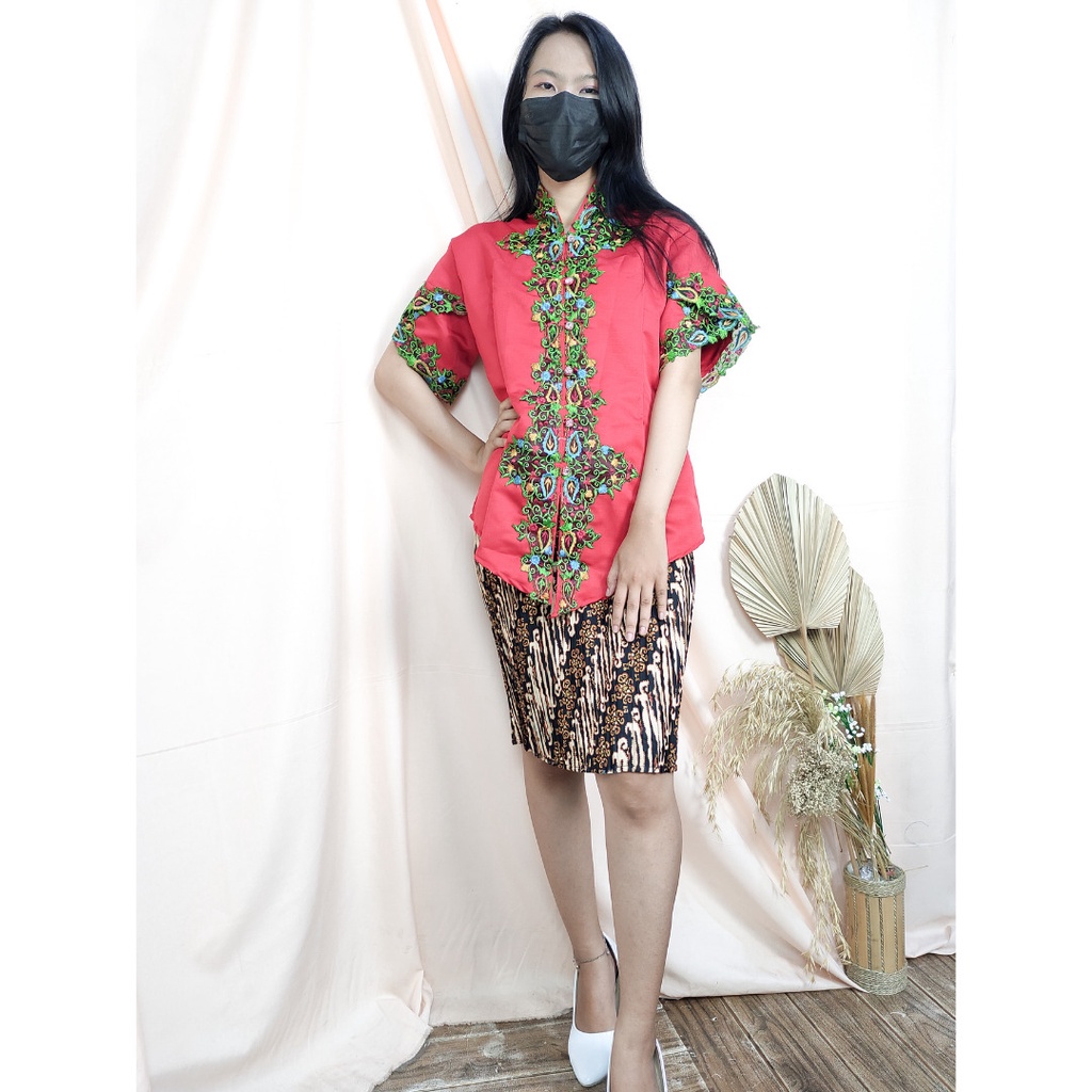 SB Collection Stelan Atasan Kebaya Vita Blouse Bordir Dan Rok Plisket Midi Jumbo Batik Wanita