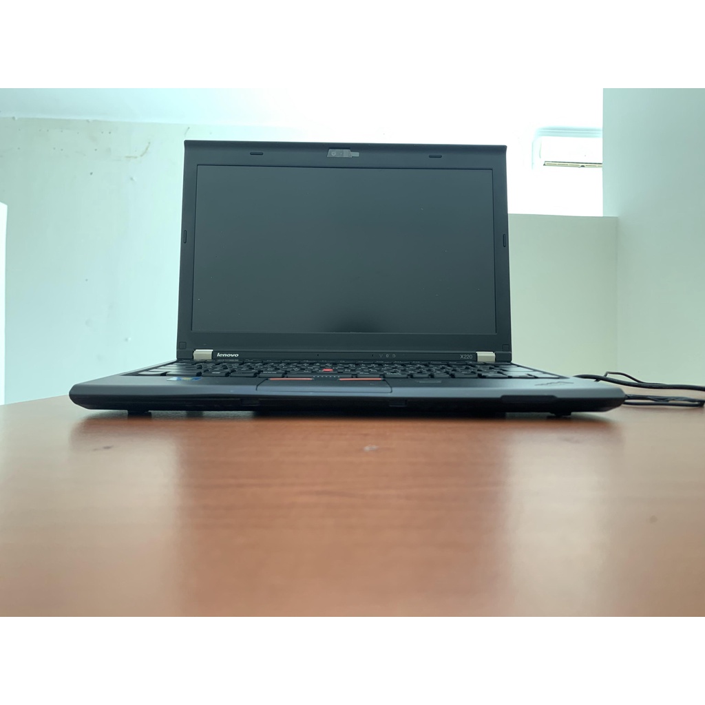 Laptop-Murah-Lenovo Thinkpad-X220-Corei5Gen2-Ram4G-SSD128GB-Kamera-DVD-Design-Gaming-Win10-Siap Pakai