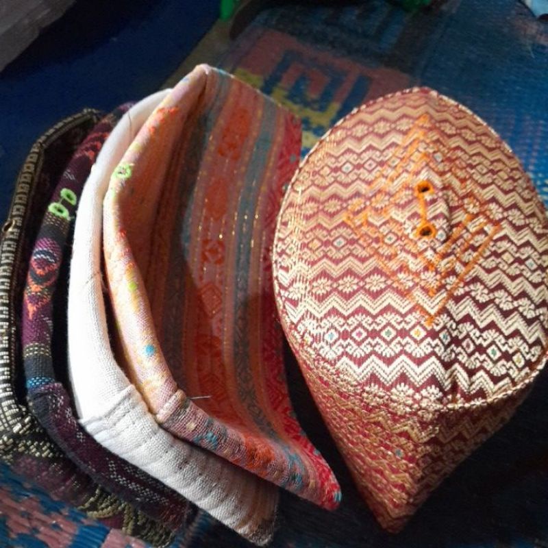 peci tenun