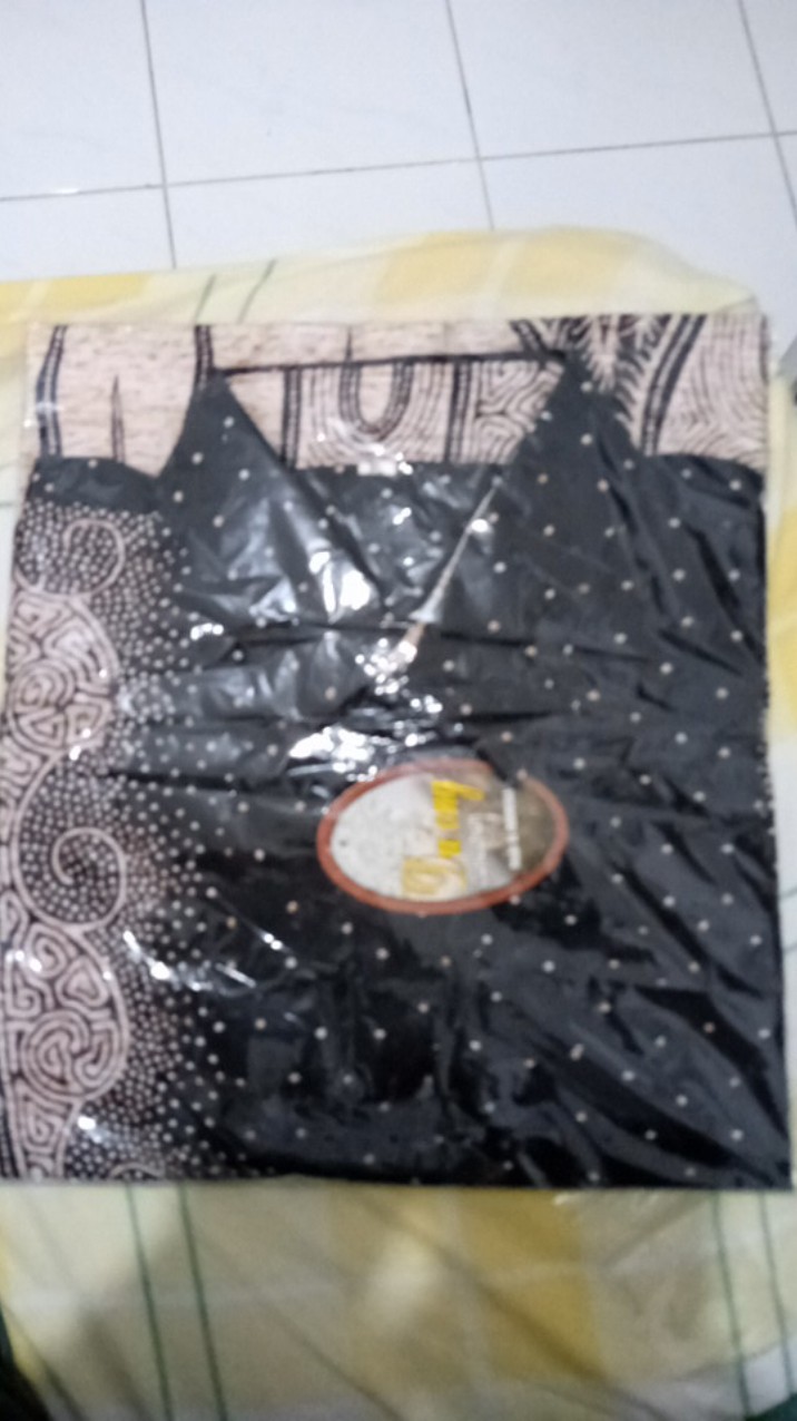 Kemeja Batik Modern Pria Lengan Pendek M L Xl Motif Hitam Putih Cream