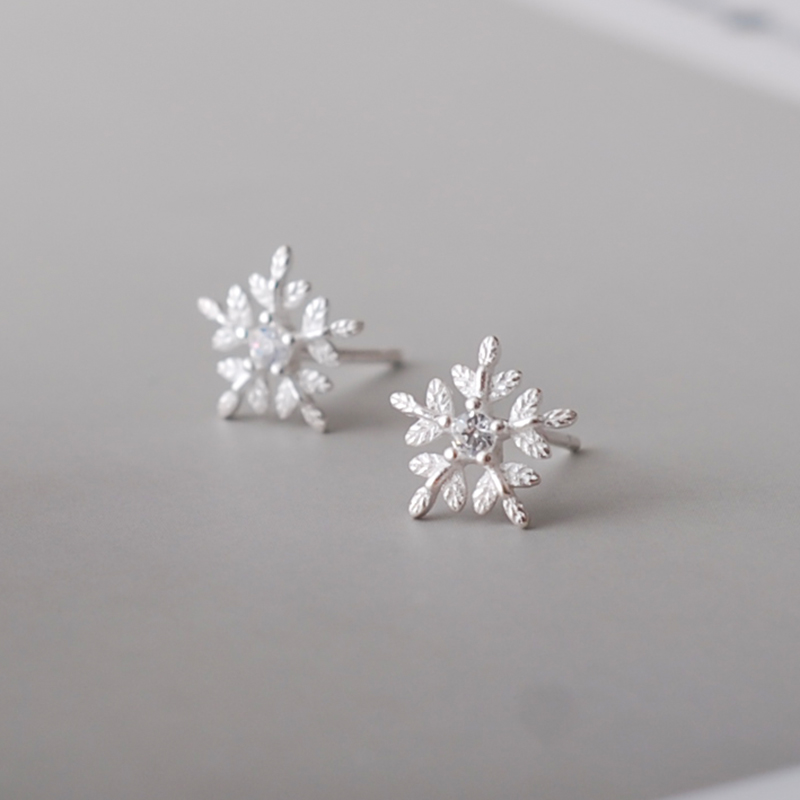 Anting Perak Kepingan Salju Exquisite Snowflake Silver Earrings Stud Korea Winter Crystal Earring for Women Girl Female Jewelry Gifts