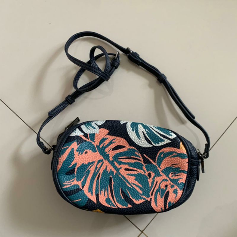 [PRELOVED] Mango Floral Sling Bag
