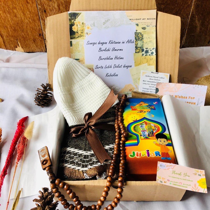 HAMPERS IBADAH ANAK/ Hampers hadiah wisuda kado wedding pernikahan gift box parcel termurah hampers ulang tahun kado murah hari kasih sayang cinta alat sholat hadiah hari raya murah viral termurah se shopee parcel alat ibadah alquran