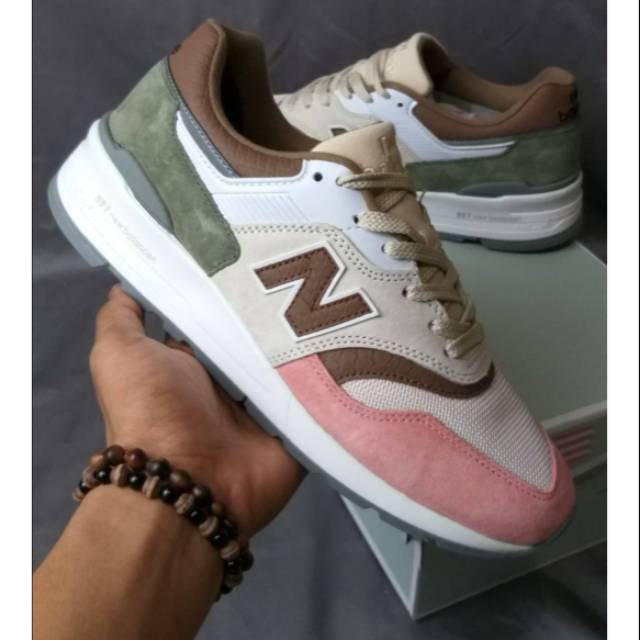 new balance coral snake