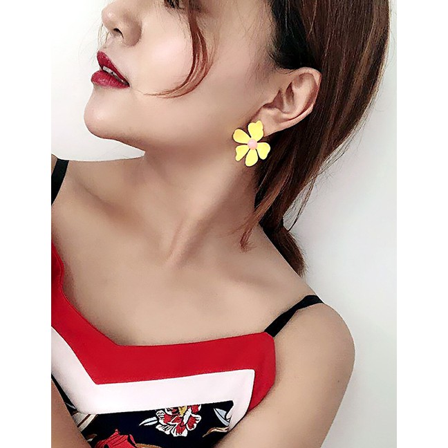 LRC Anting Tusuk Fashion Contrast Color Flower Earrings F6536X