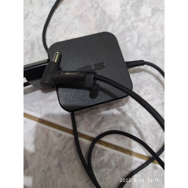 Charger ori bekas Netbook Asus X200