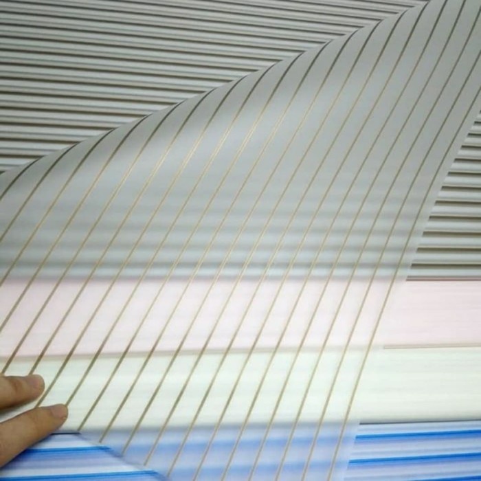 

Kertas Pembungkus Bunga Tahan Air Stripe Garis - Flower Wrap