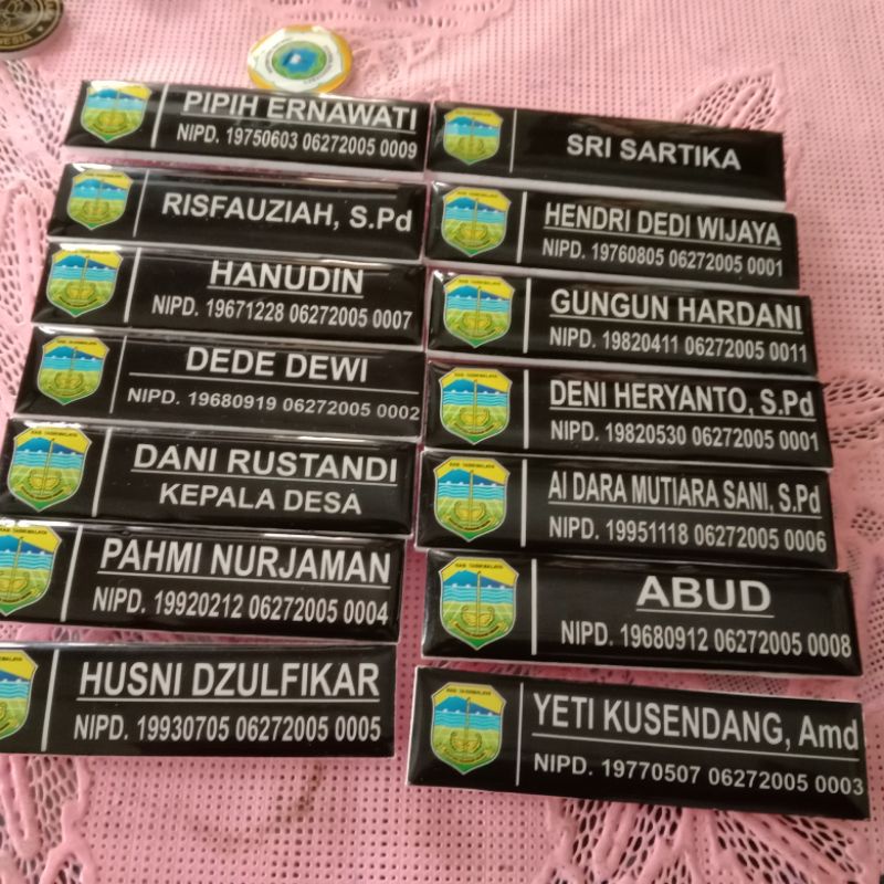 

NAME TAGE NAMA DADA AKRILIK COSTUM