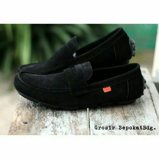 Promoo !!!! Sepatu slip on pria kickers casual slop formal kerja kantor suede kain santai kuliah 4.5