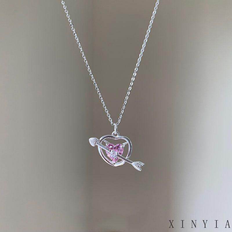 Perhiasan Kalung Bentuk Panah Hati Aksen Berlian Warna Pink Untuk Hadiah Ulang Tahun