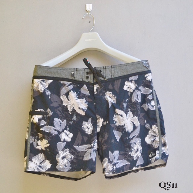 QUIKSILVER ORI QUIKSILVER / Celana Pantai / Celana Surfing Quilsilver ORI