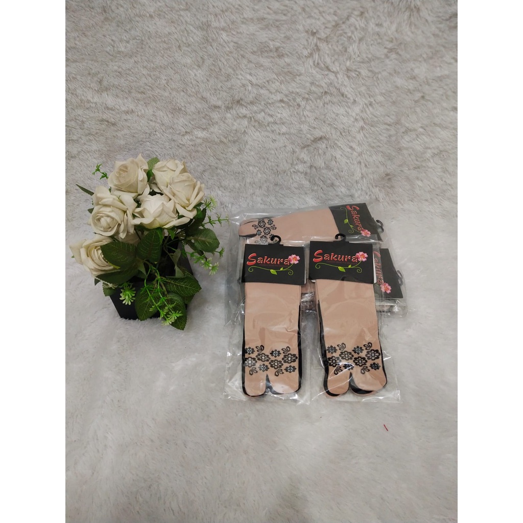 kaos kaki SAKURA jempol motif