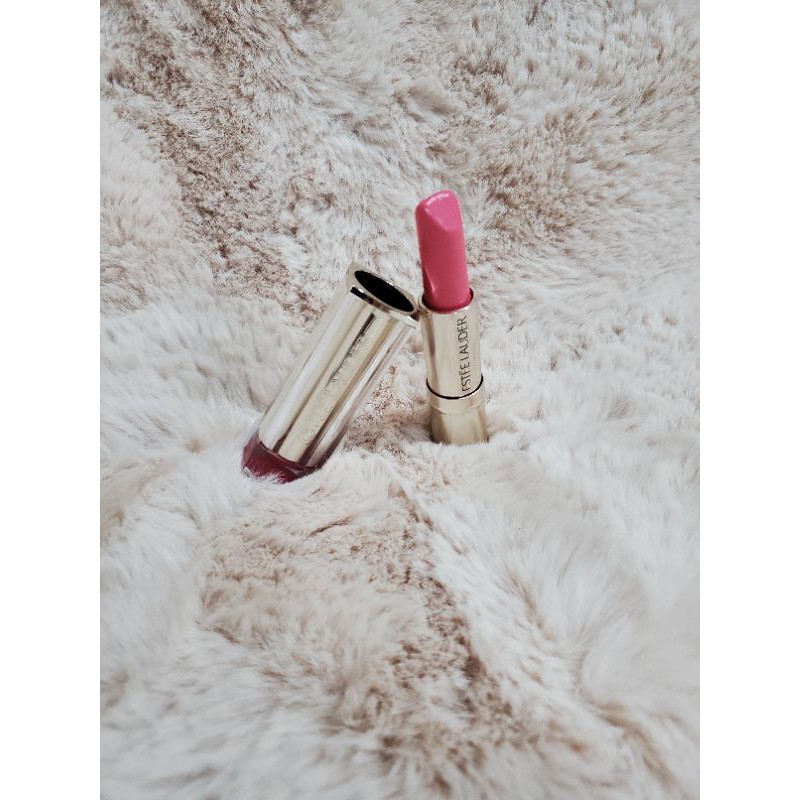 ESTEE LAUDER glossy lipstick