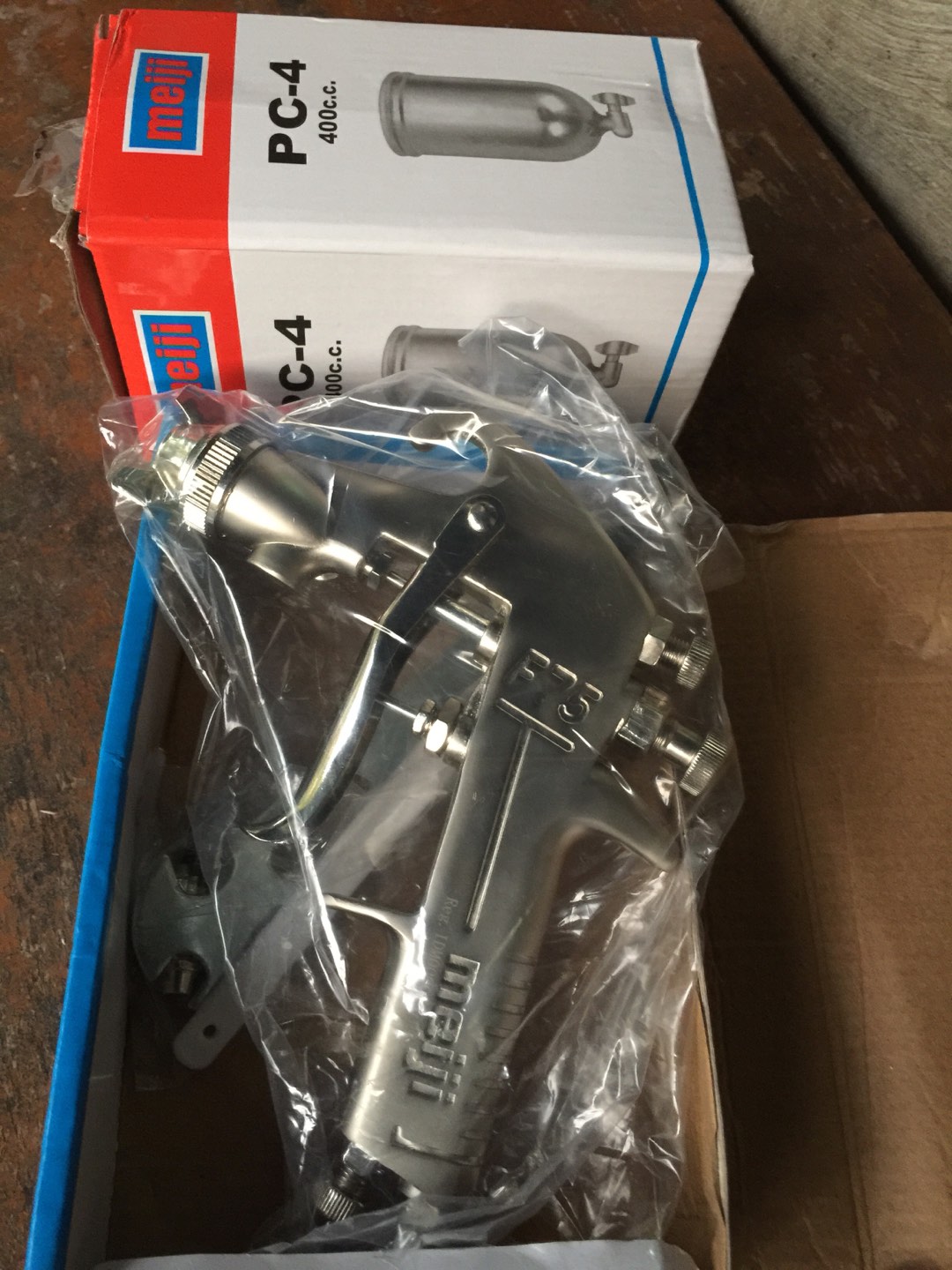 Meiji Spray Gun Spet Cat Tabung Atas F75 400cc