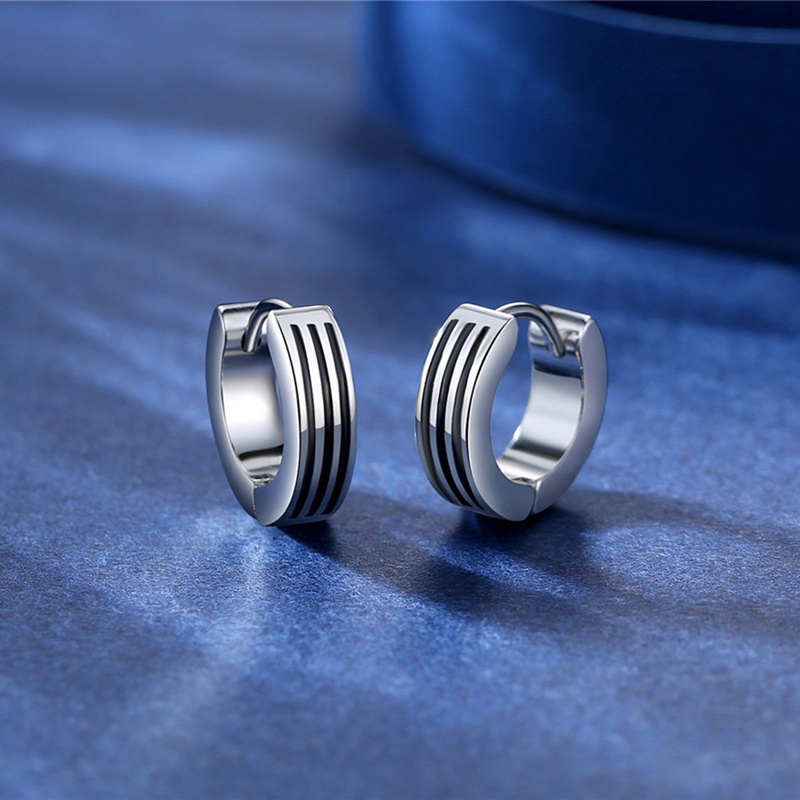 Anting Hoop Bahan Stainless Steel Warna Hitam Gaya Punk Untuk Pria Dan Wanita